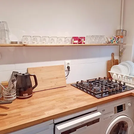 Brick Lane Apartment *